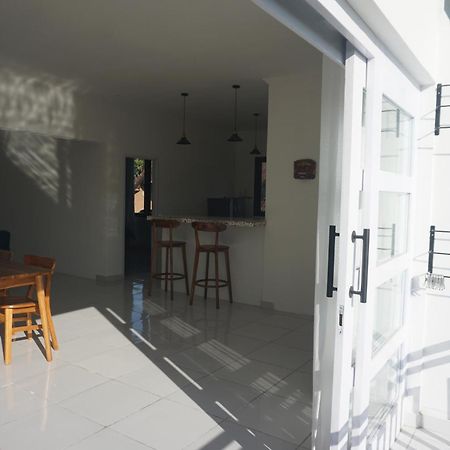 Black Sand Hostel Amed Экстерьер фото