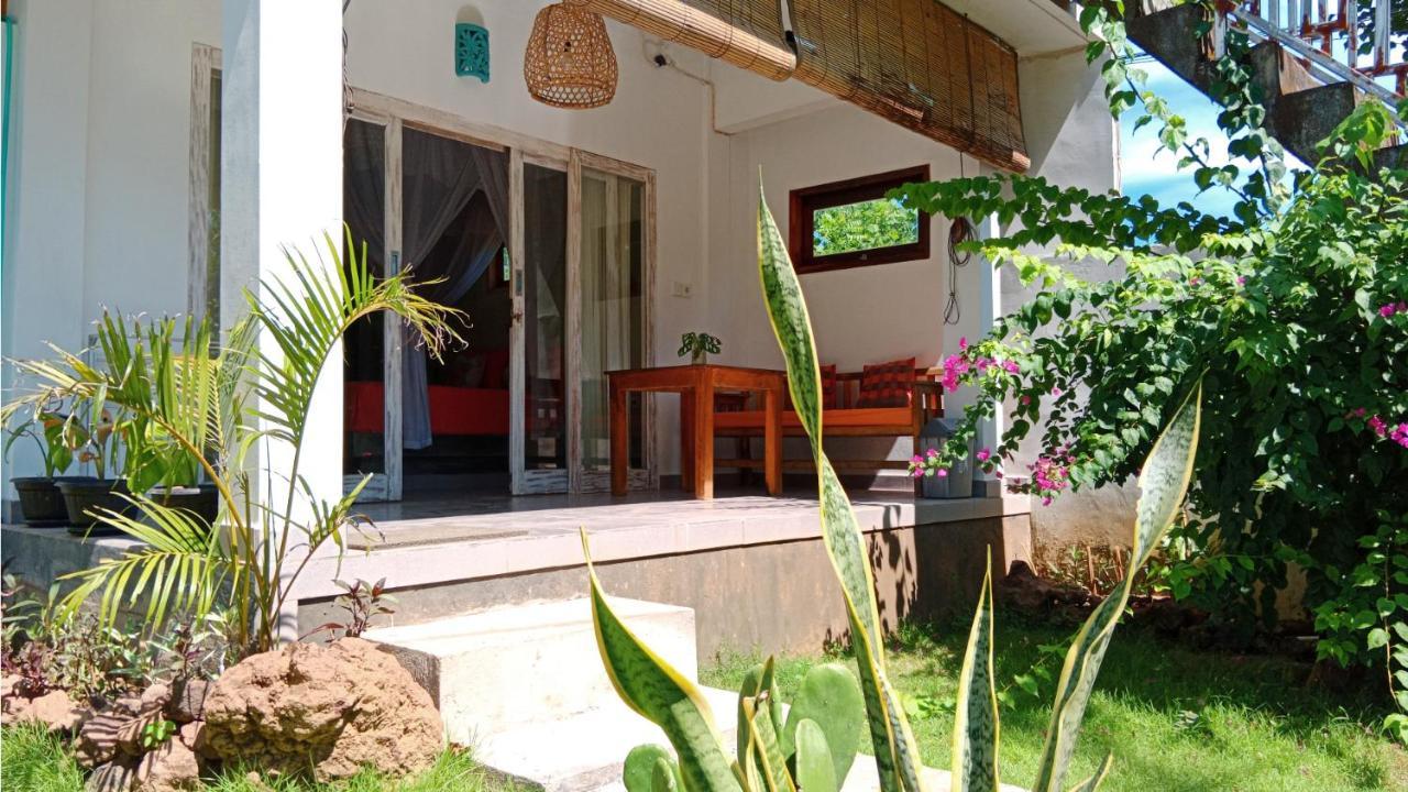 Black Sand Hostel Amed Экстерьер фото