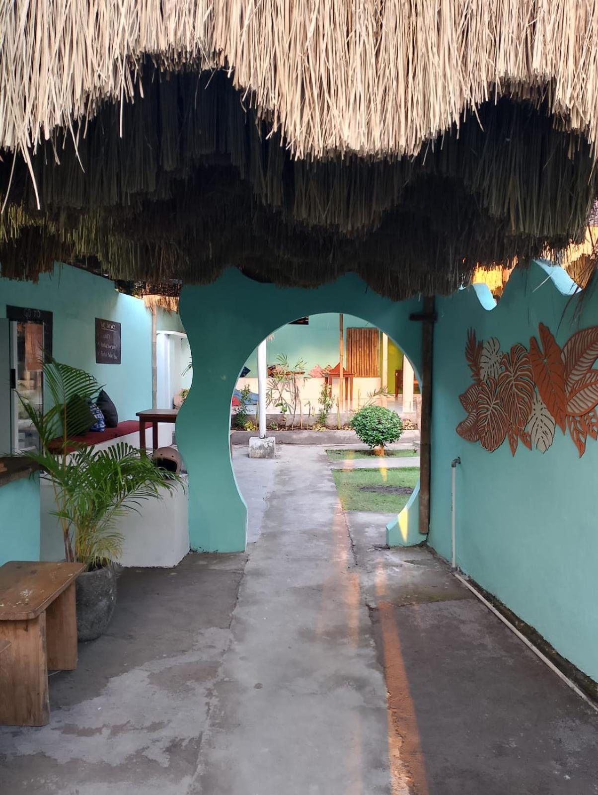 Black Sand Hostel Amed Экстерьер фото