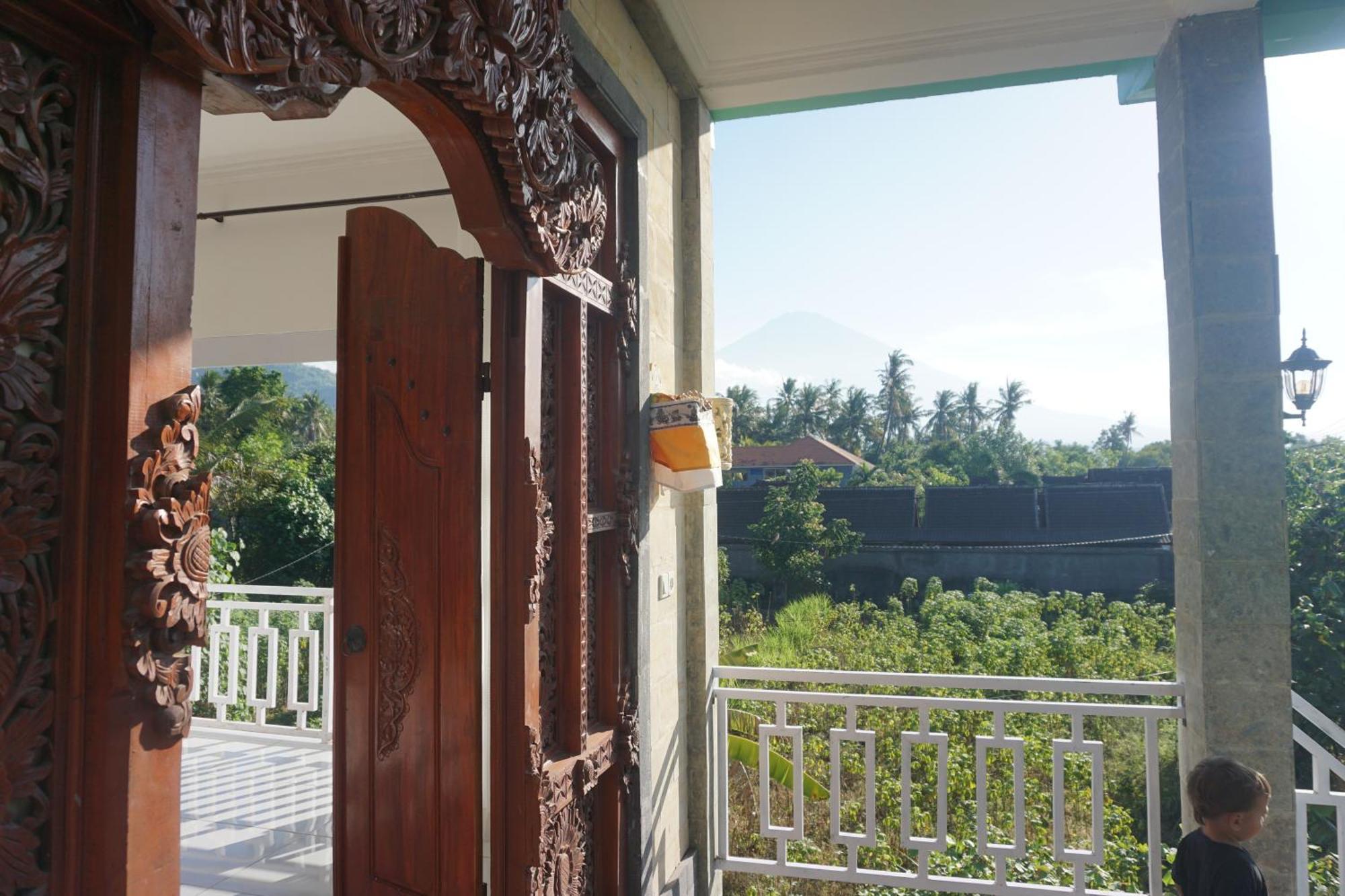 Black Sand Hostel Amed Экстерьер фото