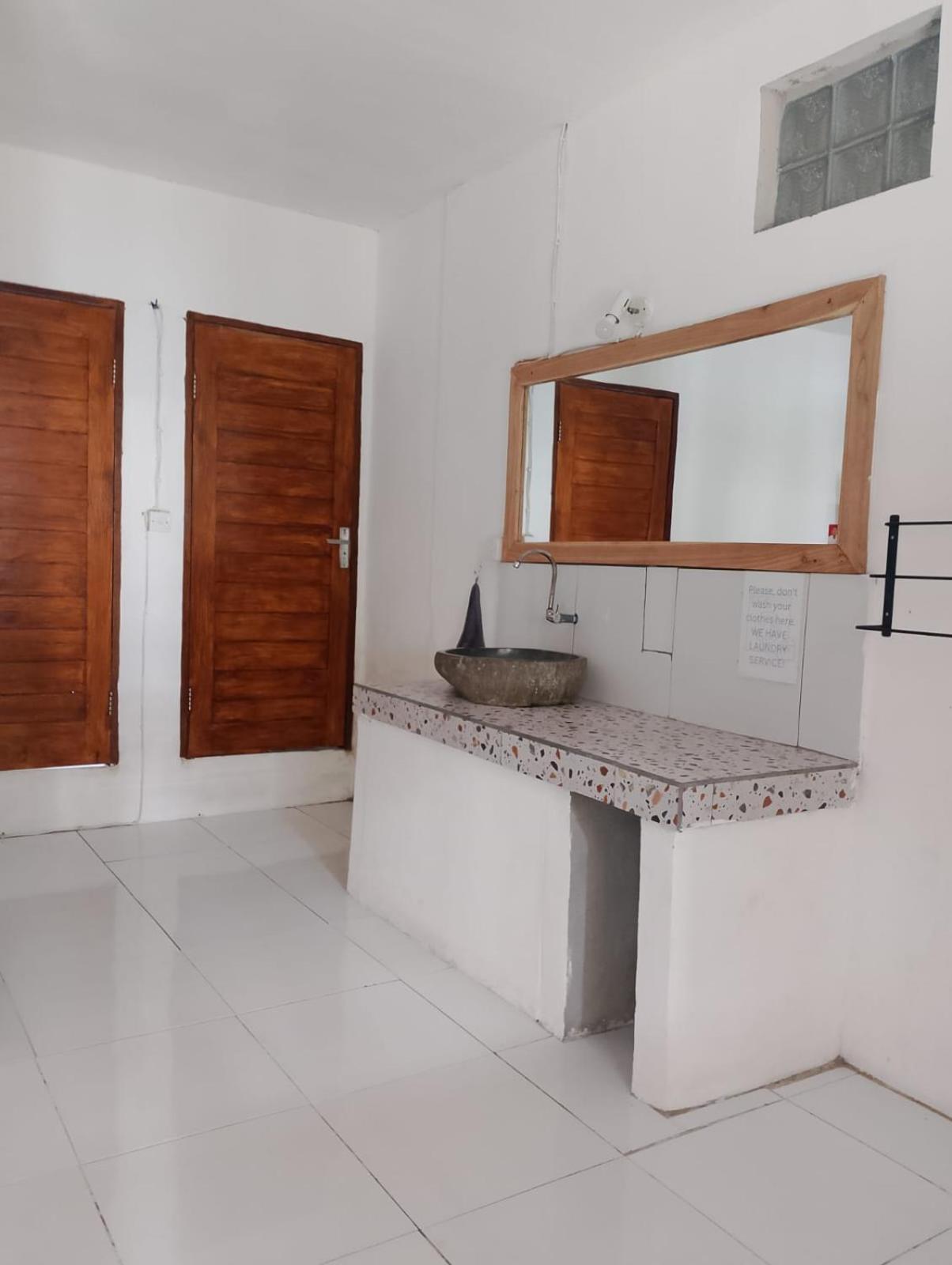 Black Sand Hostel Amed Экстерьер фото